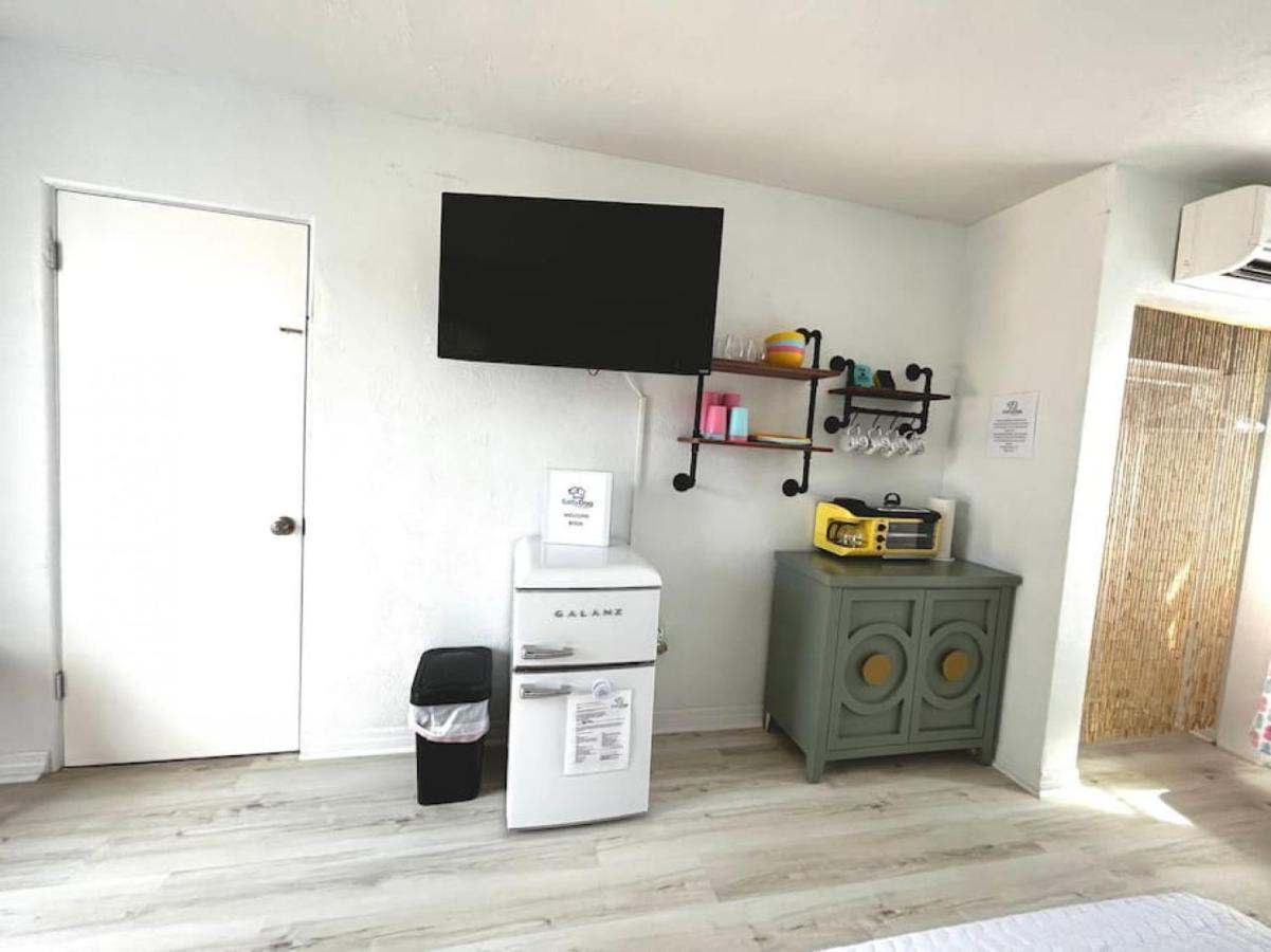 Apartment Pineapple Shores Retro 6 *